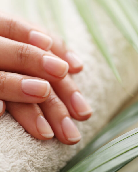 Les mythes courants sur les soins des ongles : ce qu’il faut vraiment savoir