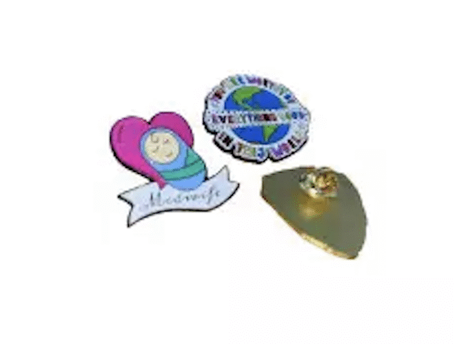 Pin&rsquo;s personnalisés : l&rsquo;accessoire qui raconte votre histoire